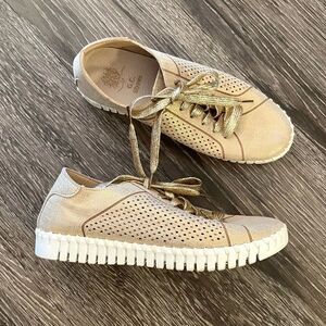 G C lex sneakers